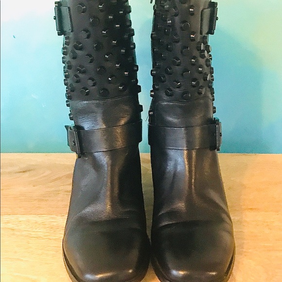 Boots - Picture 3 of 4